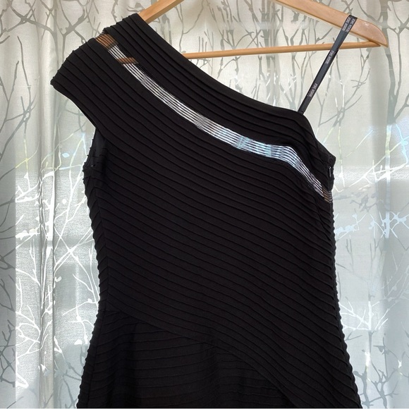 TADASHI SHOJI BLACK RIBBED ONE SHOULDER FLARE MERMAID BOTTOM DRESS GOWN - Picture 6 of 10